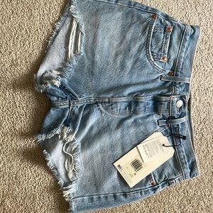 Women’s Levi’s 501 high rise shorts Size 27